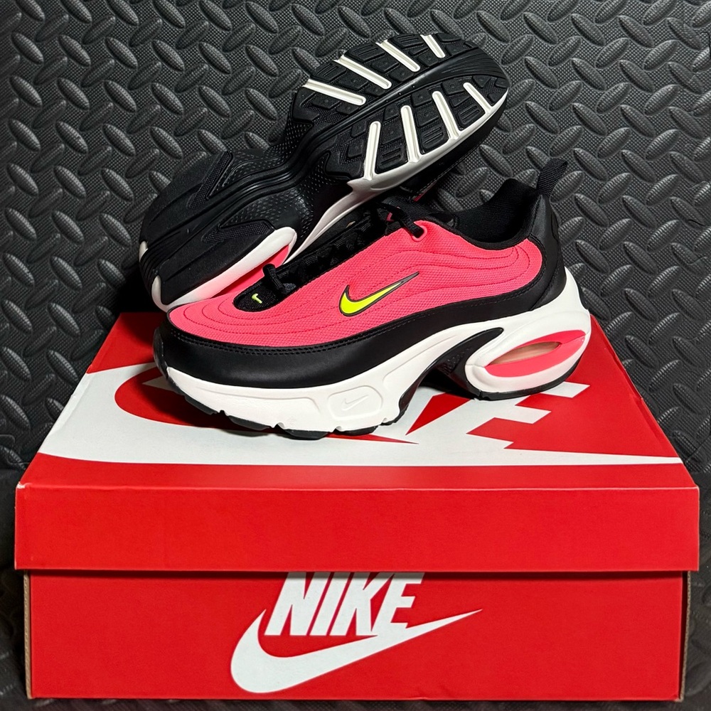 Womens Nike Air Max Athletic Sneakers Size 7.5‎